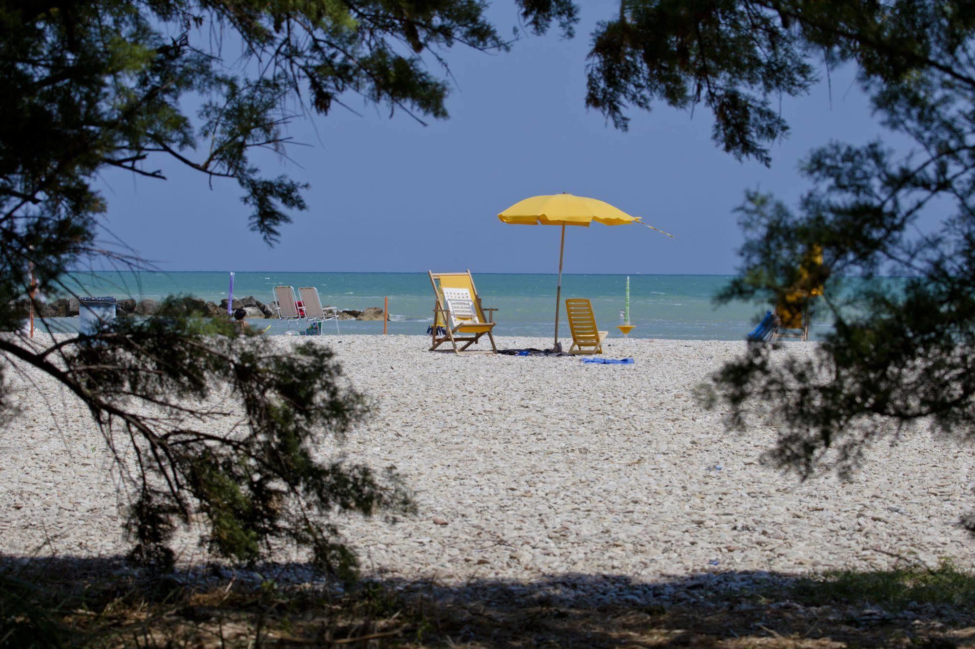 Residence Casabianca Porto San Giorgio Bagian luar foto